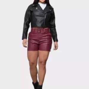 Short Couro Com Fivela Vinho